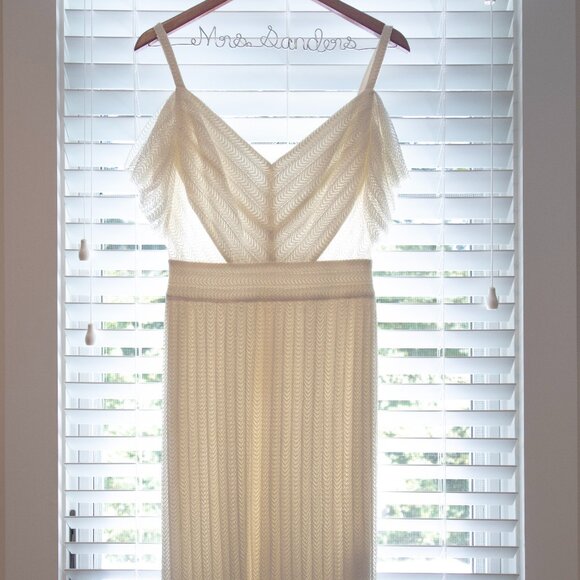 BHLDN Tadashi Shoji 'Rae' Ivory Wedding Dress - Picture 2 of 16